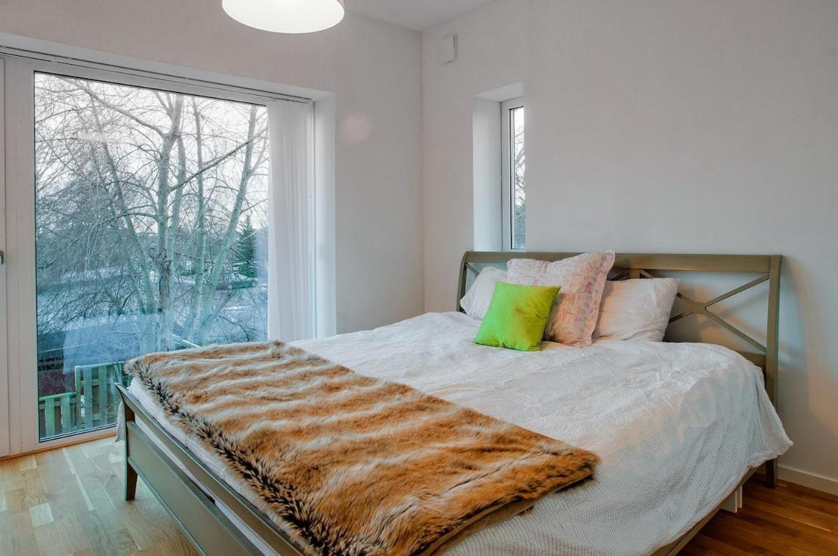 Townhouse On Arlanda Stockholm Metro Line - Easy Checkin Villa Sollentuna Exteriör bild