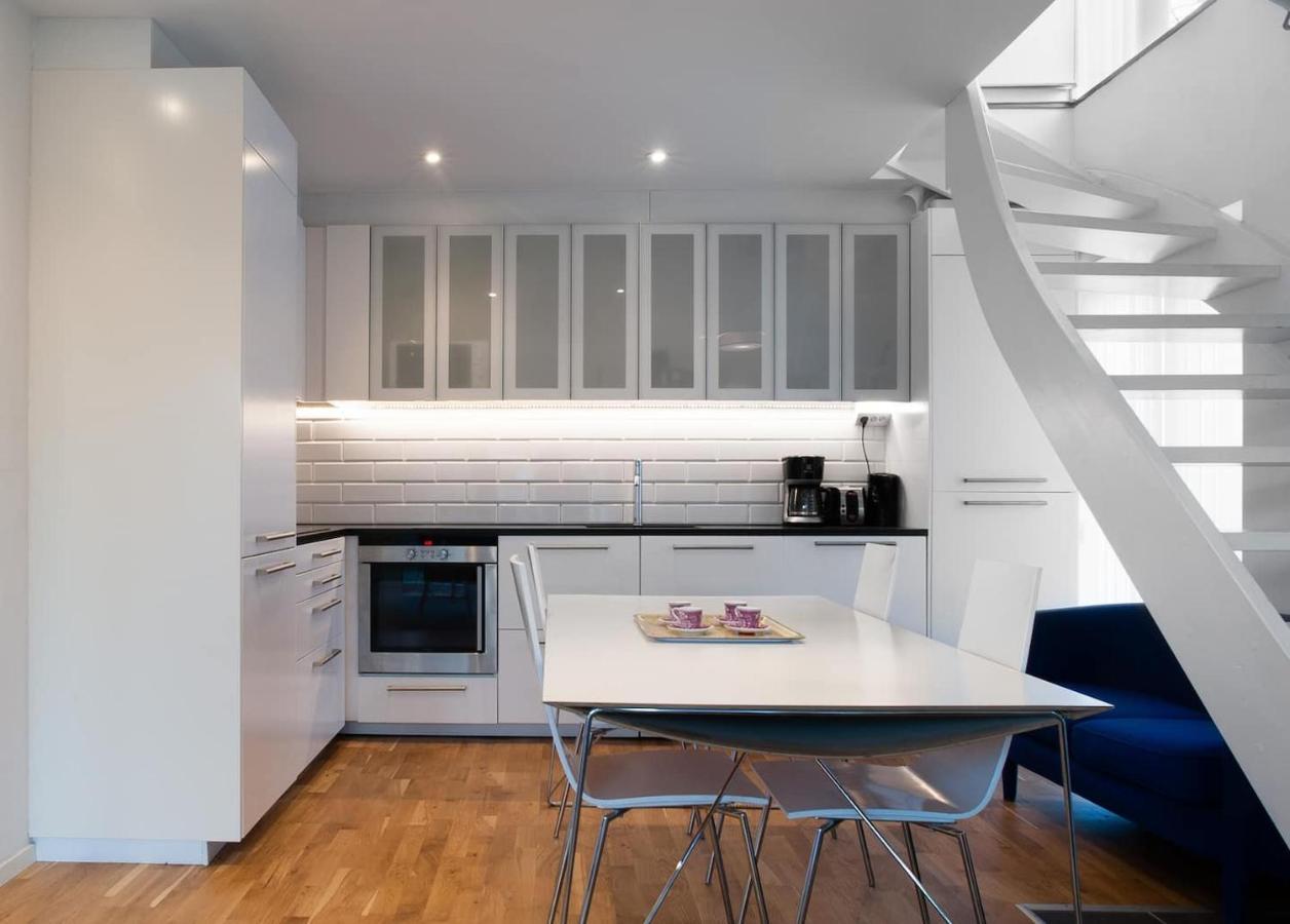 Townhouse On Arlanda Stockholm Metro Line - Easy Checkin Villa Sollentuna Exteriör bild
