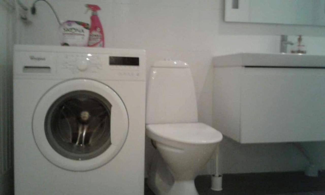 Townhouse On Arlanda Stockholm Metro Line - Easy Checkin Villa Sollentuna Exteriör bild