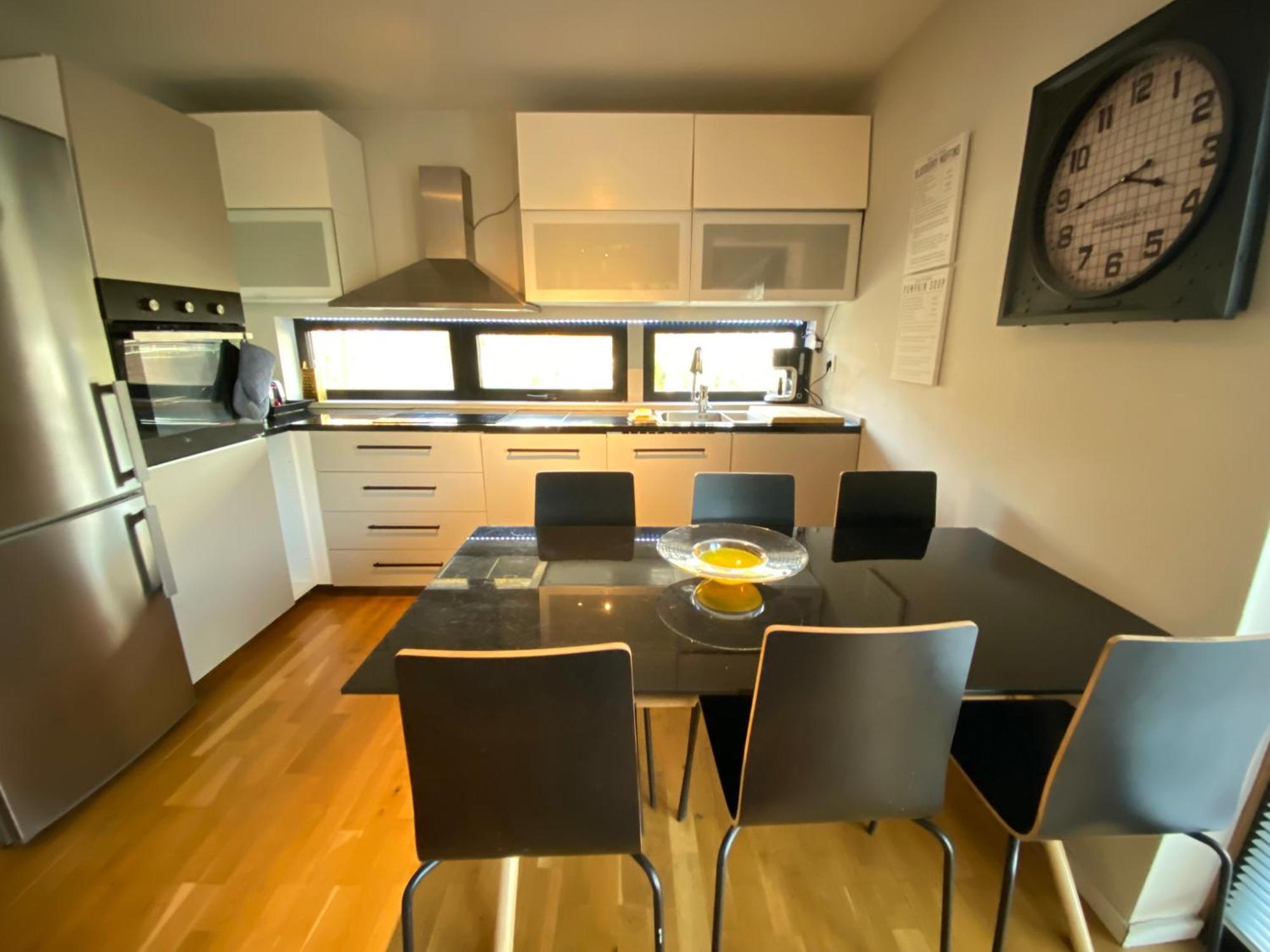 Townhouse On Arlanda Stockholm Metro Line - Easy Checkin Villa Sollentuna Exteriör bild